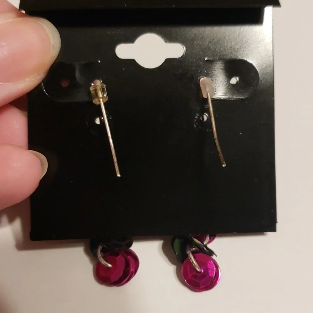 38. Pink and Black Dangle Earrings - Picture 2 of 5